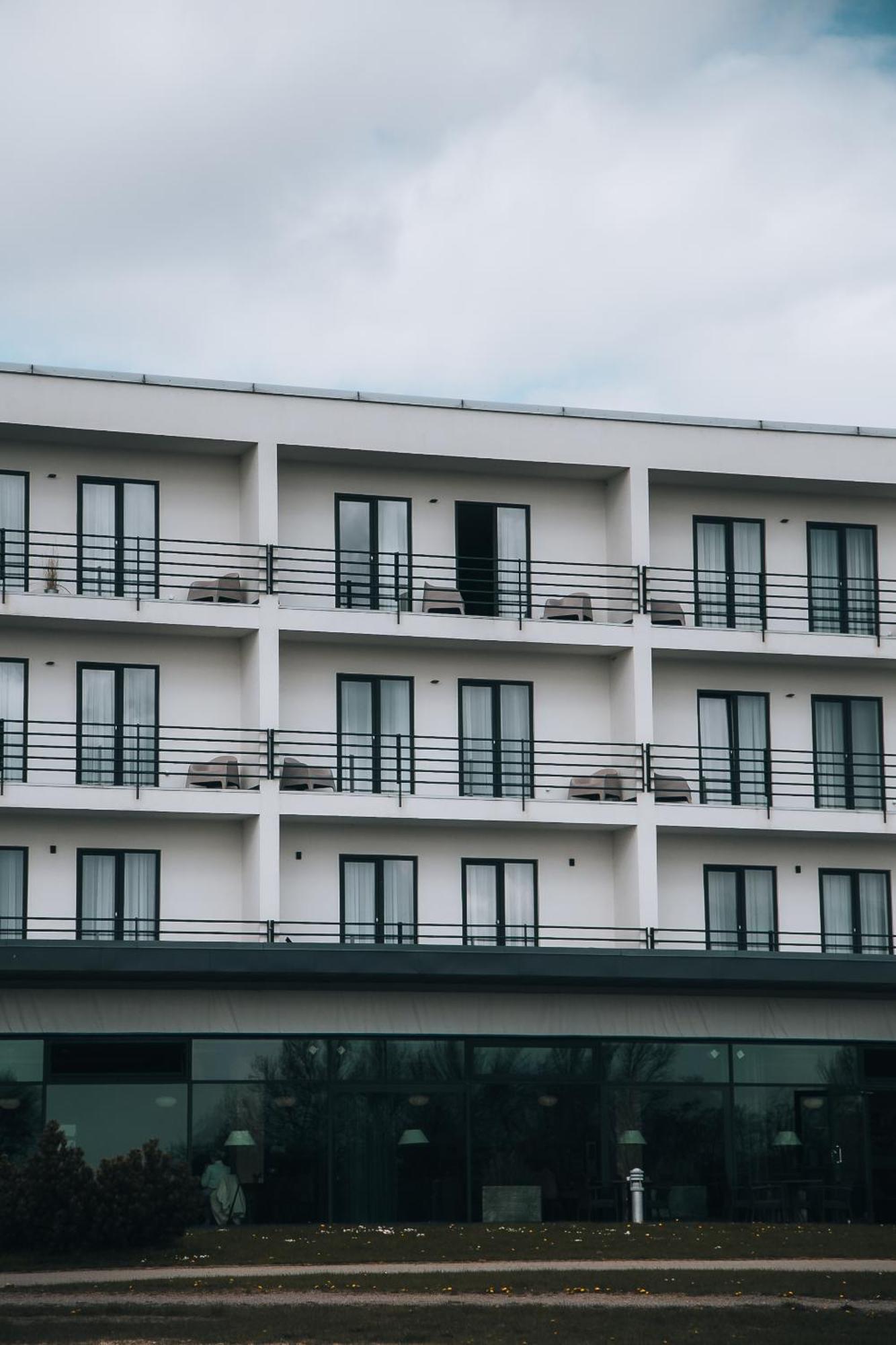 Oe Seaside Suites & Spa Kuressaare Eksteriør bilde