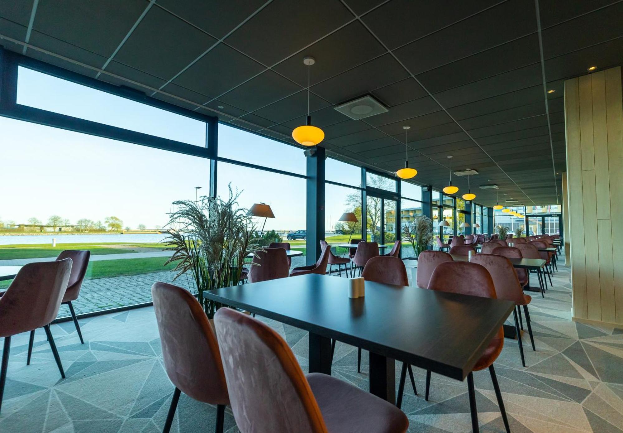 Oe Seaside Suites & Spa Kuressaare Eksteriør bilde