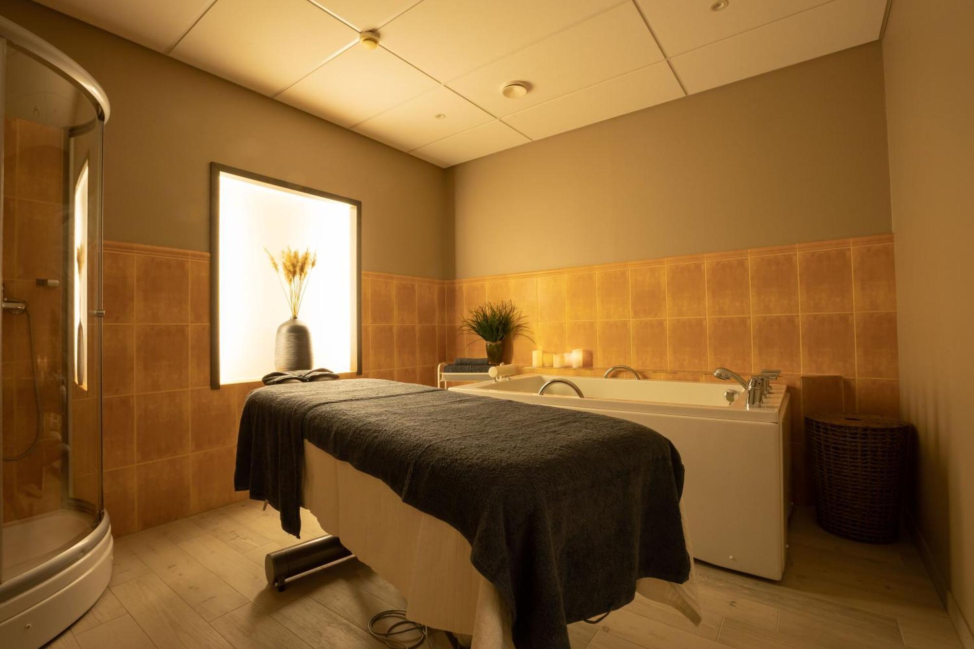 Oe Seaside Suites & Spa Kuressaare Eksteriør bilde